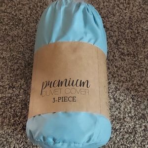 Duvet cover - opened but not used.